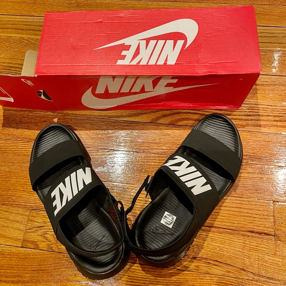 Nike Women Sandals Shoes Black 7 38